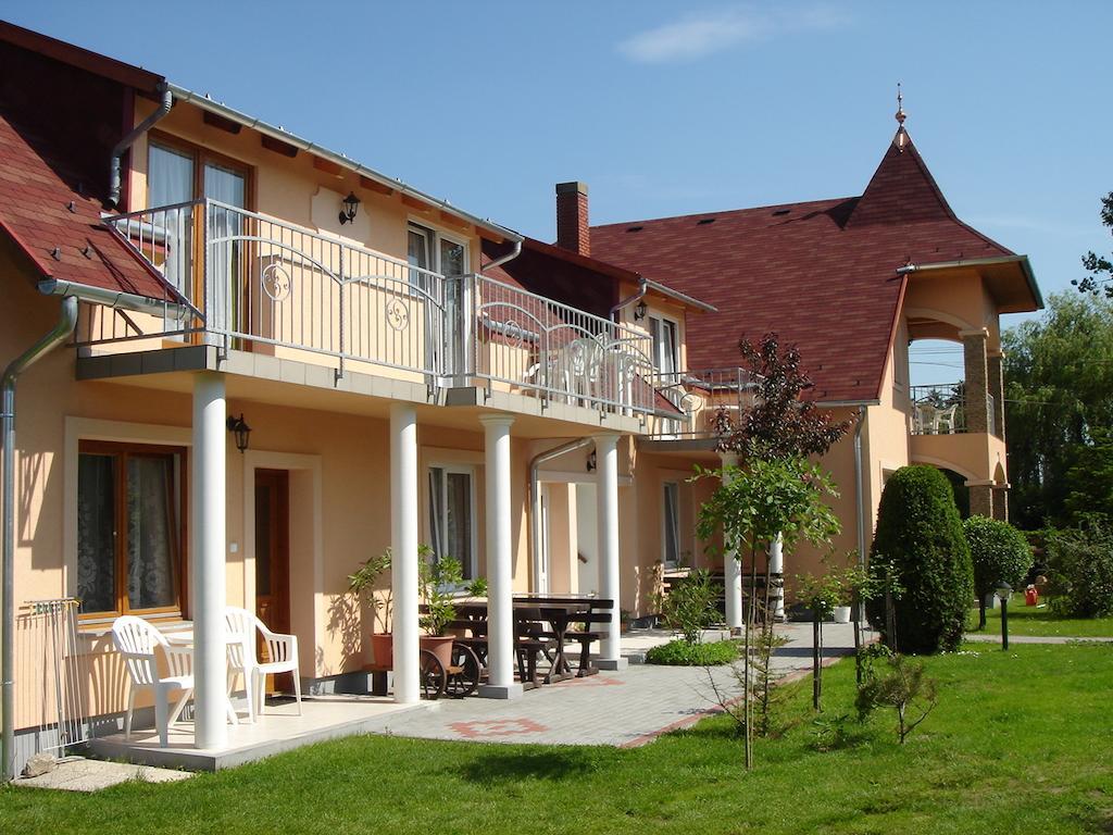 Villa Monika 凯斯特海伊 外观 照片
