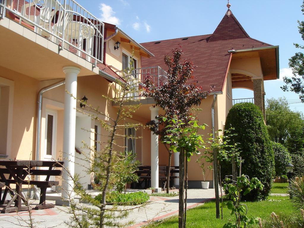 Villa Monika 凯斯特海伊 外观 照片
