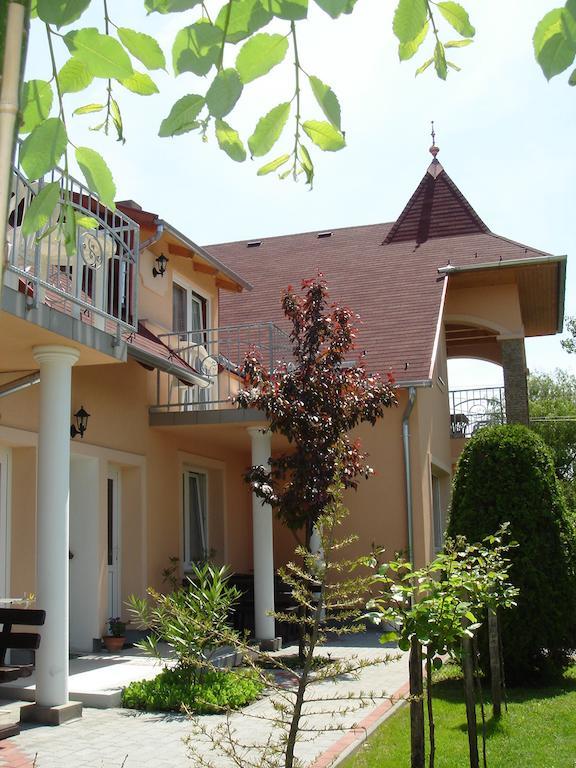 Villa Monika 凯斯特海伊 外观 照片